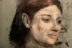 Pod slavným Degasovým Portrétem ženy se skrývá další malba, odhalil rentgen