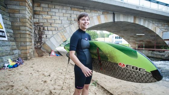 FOTO Surfování bez oceánu. Adrenalin mezi betonovými břehy