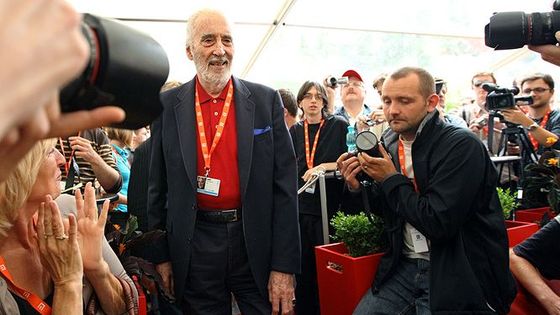 Saruman z Pána prstenů zazpíval Prodanou nevěstu