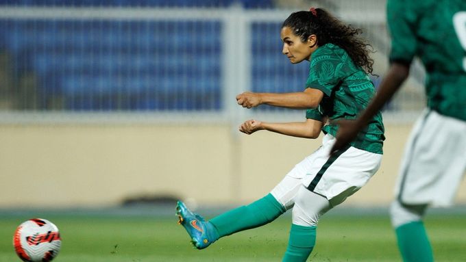Saúdskoarabská fotbalistka Bajan Sadagahová.