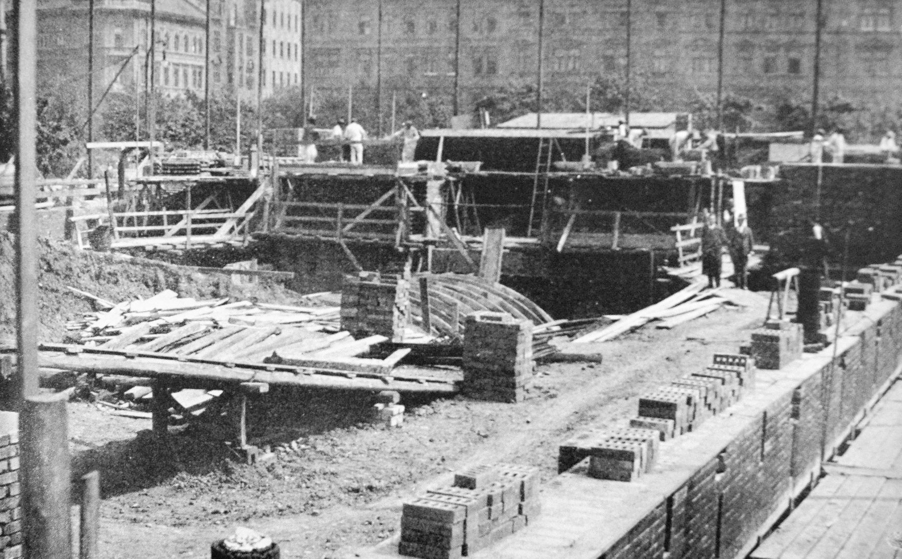 Kostel Nejsvětějšího srdce Páně, Praha, Vinohrady, Náměstí Jiřího z Poděbrad, historie, stavba, Domácí