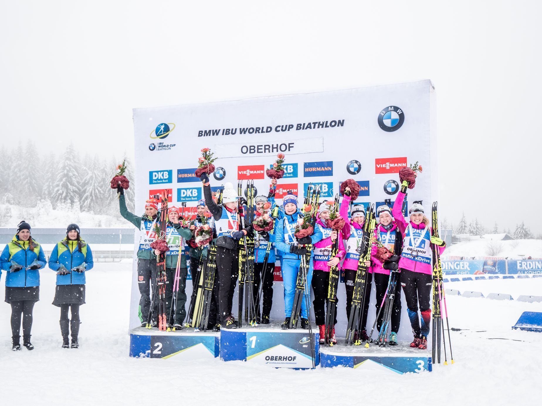 SP v biatlonu 2018/19, Oberhof, štafeta žen: Stupně vítězů (zleva Němky, Rusky a Češky)