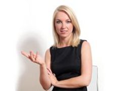 P. Bondarová - investiční specialistka KB 