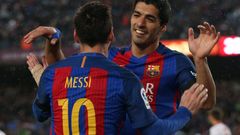 Lionel Messi a Luis Suárez slaví gól Barcelony