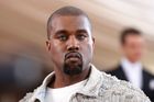 Kanye West odešel z koncertu. Kritizoval Clintonovou i Facebook a podpořil Trumpa