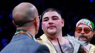 Američan mexického původu Andy Ruiz do zápasu vstupoval jako obhájce čtyř mistrovských pásů.