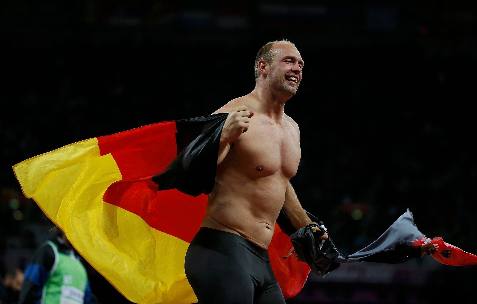 Robert Harting slaví olympijské zlato v disku