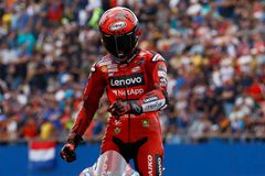 Bagnaia v Assenu vyhrál všechno, co šlo. Postupně se dotahuje na lídra MotoGP