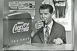 Na televizních obrazovkách se první reklamy začaly objevovat na počátku 50. let. Firma propagovala "příjemně studenou colu" po dlouhém dni nakupování.