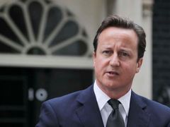 Britský premiér Cameron odmítá, aby londýnská City trpěla krizí v eurozóně.