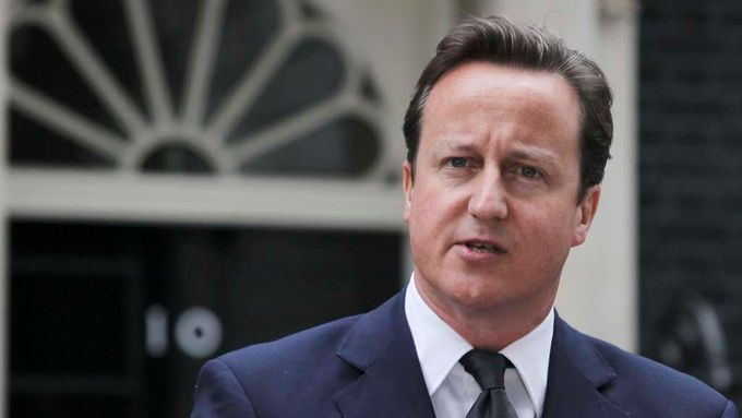 Britský premiér čelí vzpouře ve vlastních řadách.