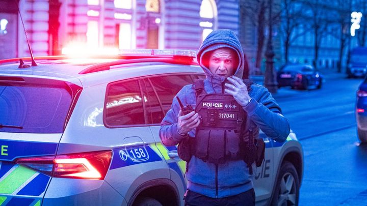 Policie přijala oznámení o výstřelech na plzeňské univerzitě, na místo vyslala hlídky