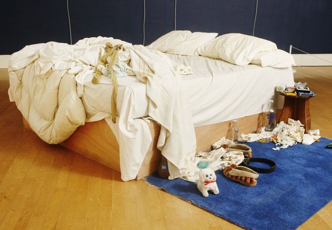 Tracey Emin: My Bed. Instalace je na prodej zhruba za milion liber.