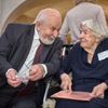 fyzik František Janouch a historička Ljudmila Alexejevová