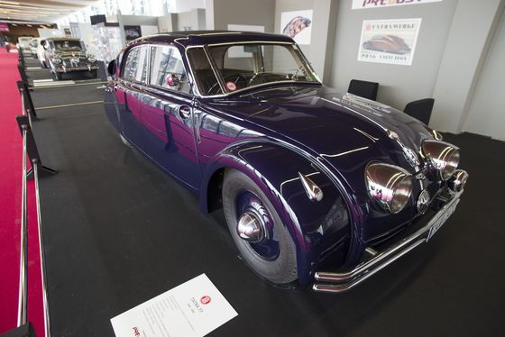 Perfektně zrestaurovaná Tatra 77.