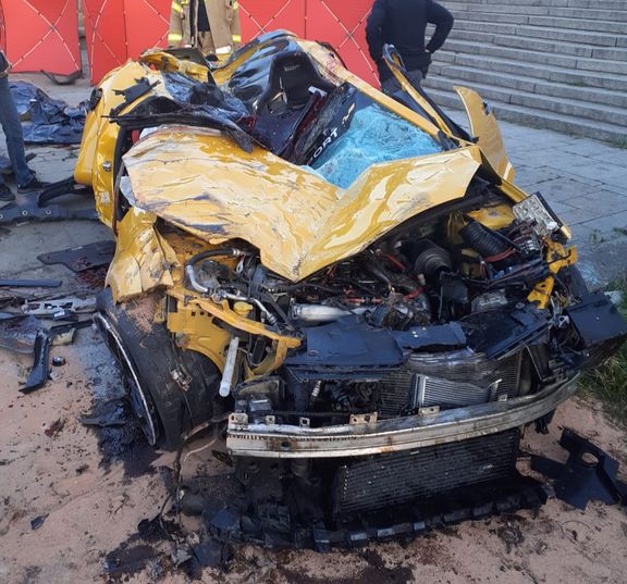 Fotka nabouraného Renaultu, kterou zveřejnila policie.
