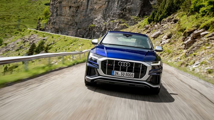 Audi pokropilo živou vodou naftový osmiválec. První test silného a stylového obra SQ8