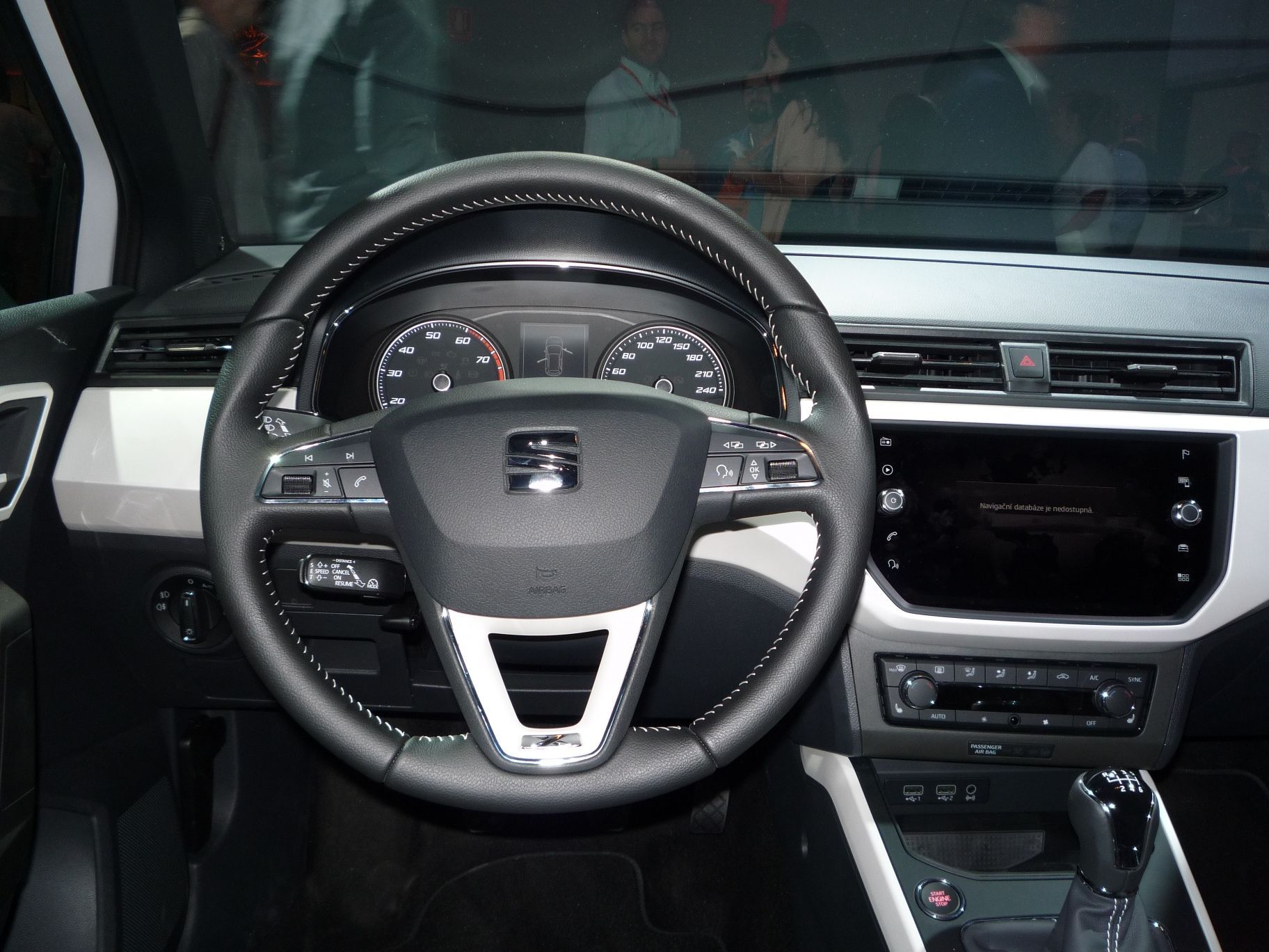 Seat Arona