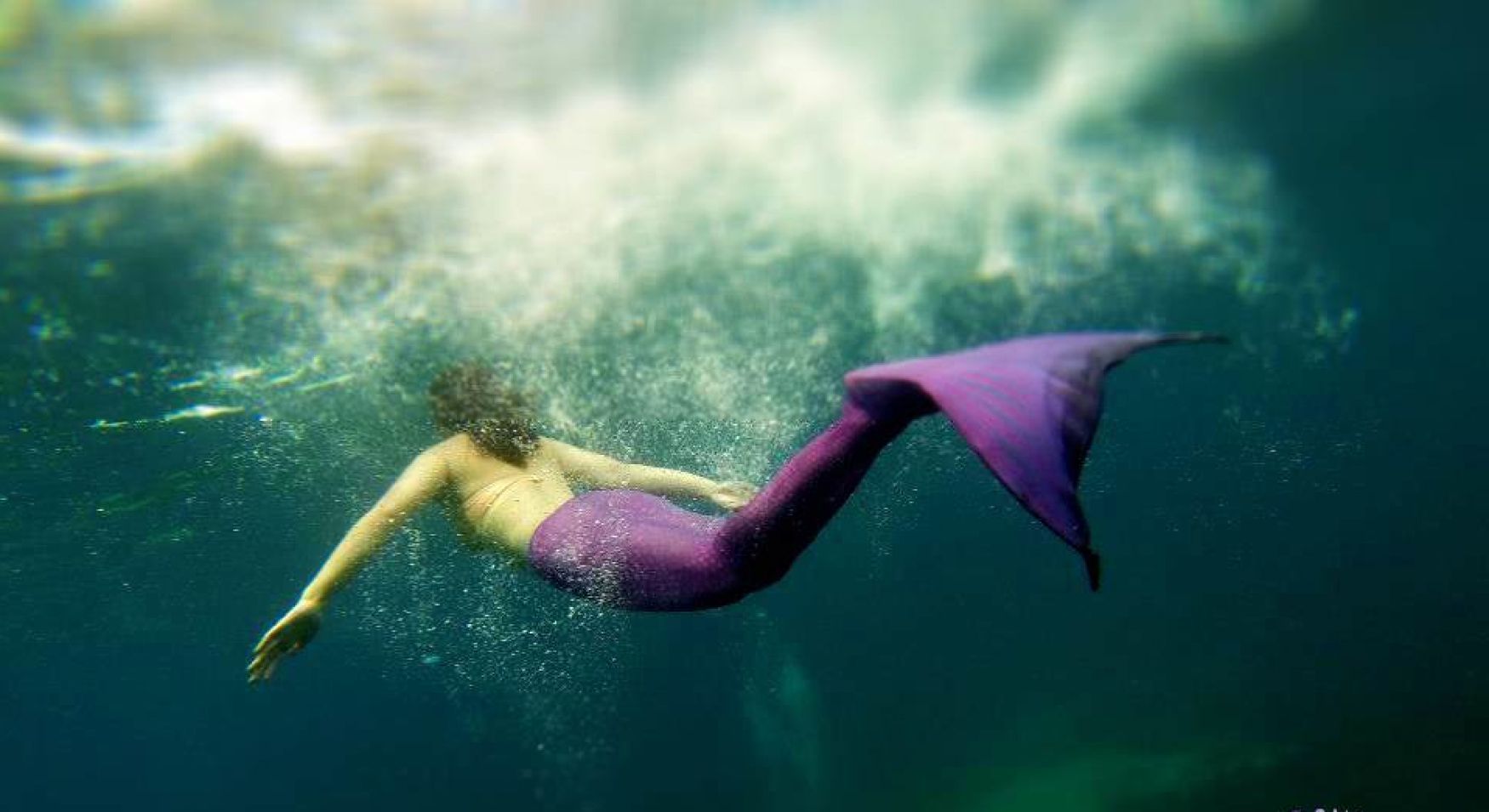 Mořská panna pod vodou