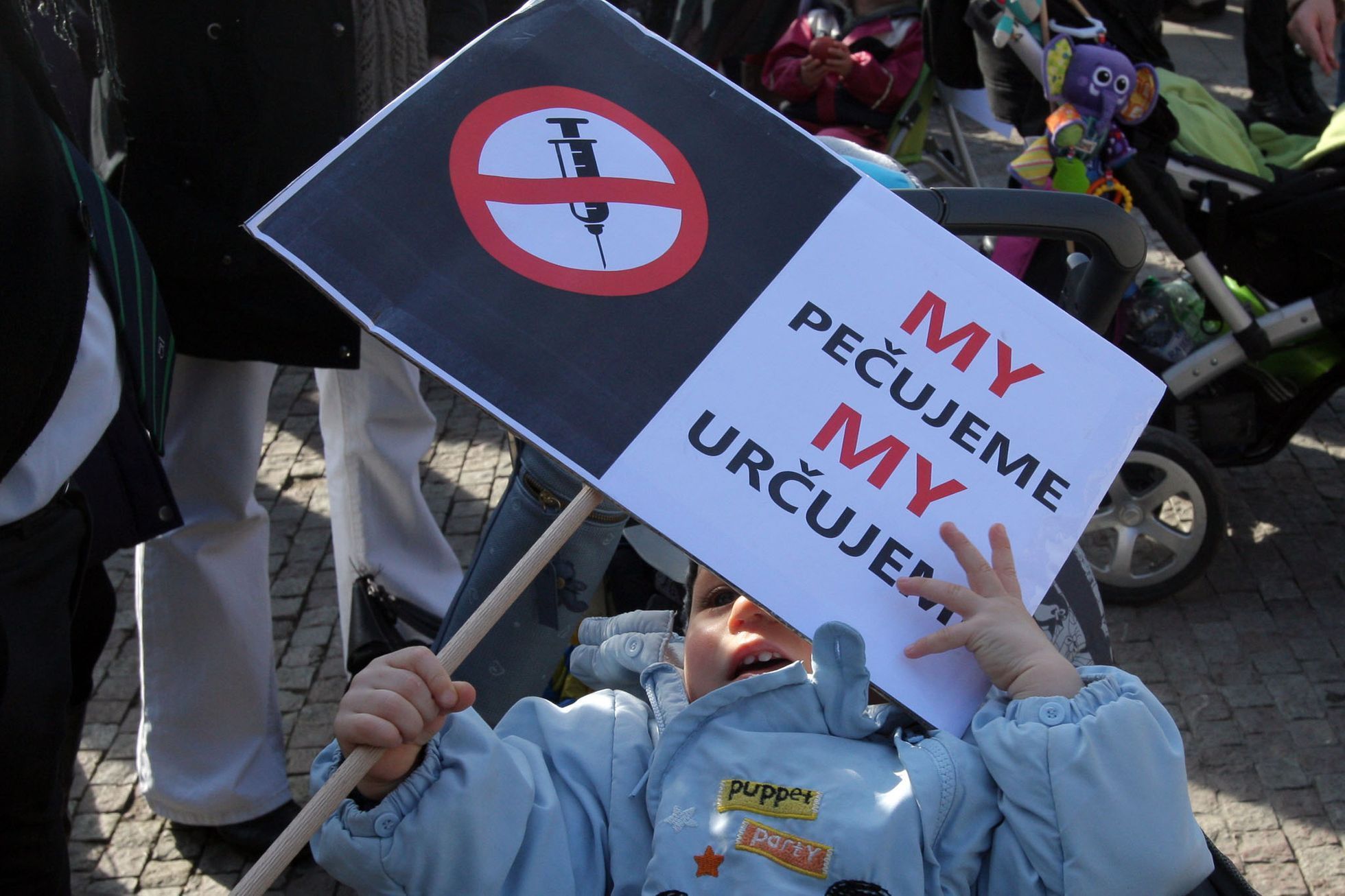 Demonstrace proti povinnému očkování