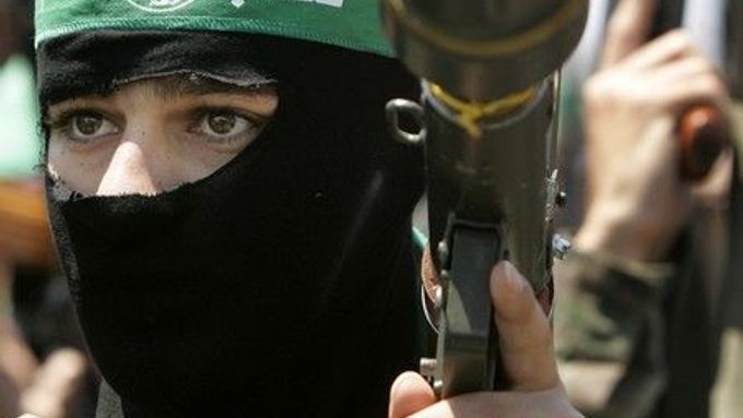 Příslušník ozbrojených sil Hamasu.
