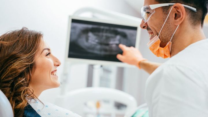 Zubaři zdražují, od loňska v průměru o pětinu. Nový zub už stojí nejméně 10 tisíc; Zdroj foto: iStock