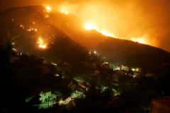 Vojenská cvičení způsobila rozsáhlý požár u Marseille