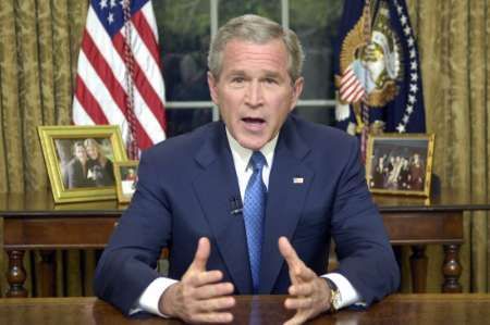 George Bush během projevu