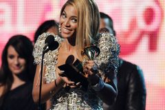 Grammy s šesti cenami ovládla Beyoncé. A Jackson v 3D