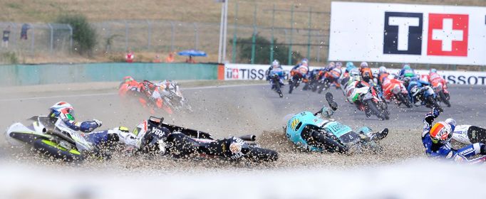 VC České republiky 2015, Moto3: pád v první zatáčce