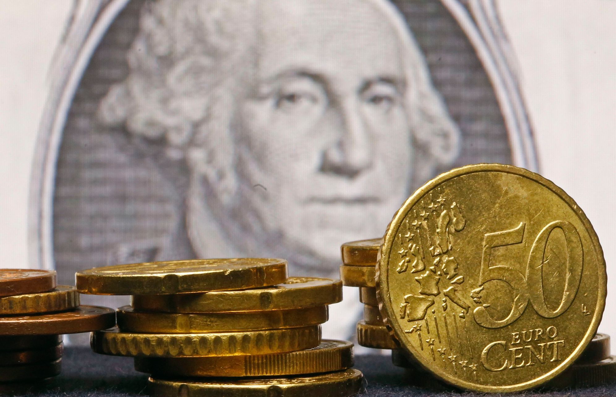 Euro dolar měna eurozóna mince cent