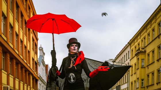 Snímky fotografa Richarda Horáka z Karlínského masopustu.