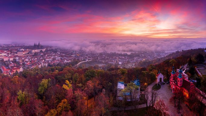 Průřez tvorbou externího fotografa Radoslava Vnenčáka za rok 2024.