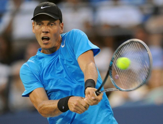 Český tenista Tomáš Berdych hraje proti Amaričanovi Samu Querreymu ve 3. kole US Open 2012.