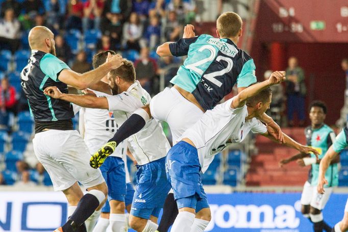 Mela v pokutovém území v zápase Baník Ostrava - Slavia Praha