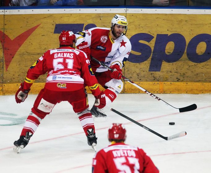 Utkání hokejové extraligy Slavia vs. Třinec (Galvas)