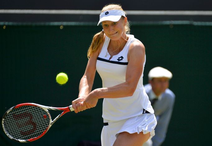 Jekatěrina Makarovová v zápase s Petrou Kvitovou na Wimbledonu 2013