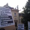 Demonstrace proti Romanu Jochovi