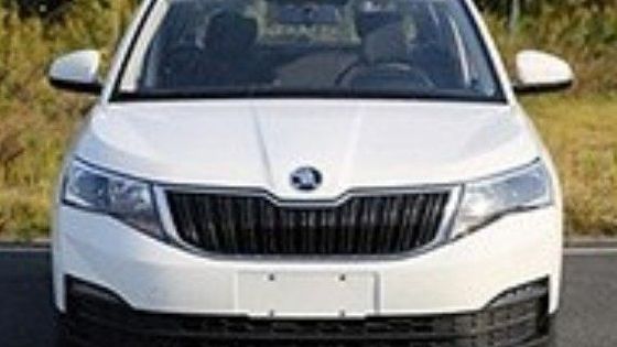 Škoda Kamiq na prvních fotografiích, které unikly na internet. Nové malé SUV vzhledem neohromí