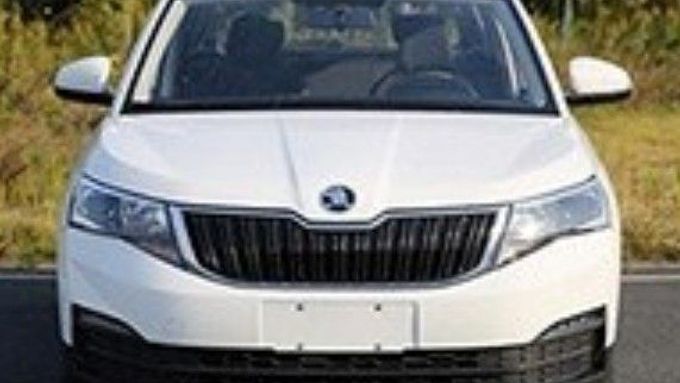 Škoda Kamiq na prvních fotografiích, které unikly na internet. Nové malé SUV vzhledem neohromí
