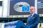 České déjà vu: Premiér ve Štrasburku řeší totéž, co před 13 lety. Zato ODS je už jiná