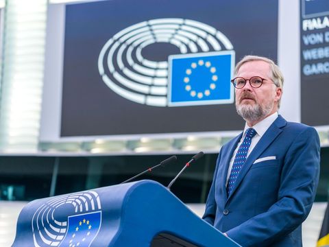 Zahalte Karlův most do vlajky EU, radí bruselský expert a hodnotí české předsednictví