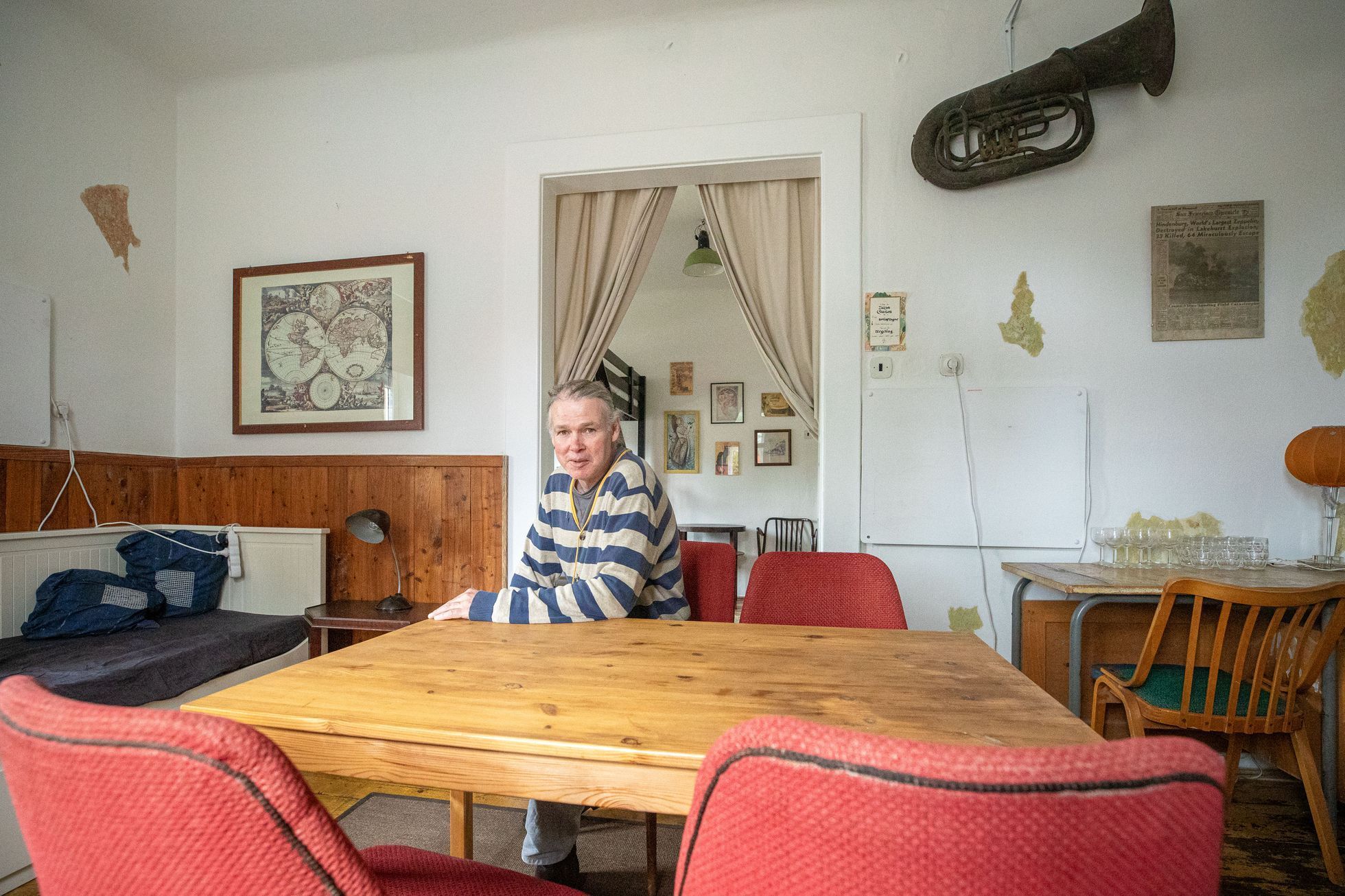 Ubytování na bývalé vlakové stanici Zbiroh, obec Kařez, majitel Jamison Young