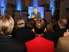 Prostřednictvím videozáznamu pozdravil účastníky konference také předseda Evropské komise José Manuel Barrosso.
