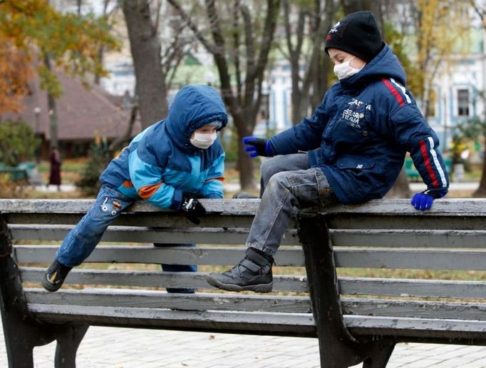 Momentka z parku v ukrajinském Kyjevě.