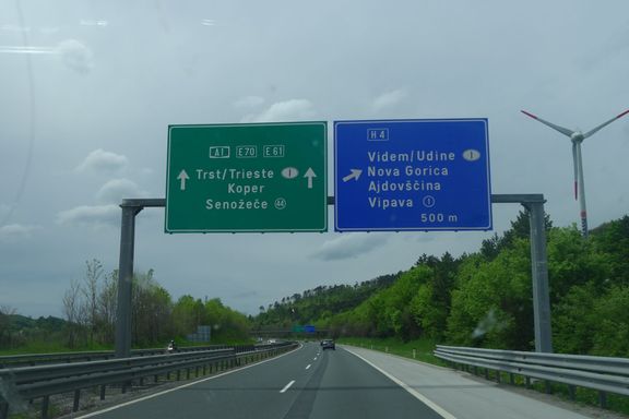 První složité rozhodování vás čeká až u Lublani. I když míříte na západní pobřeží, cesta na Istrii vede vždy po dálnici A1 na Terst a Koper