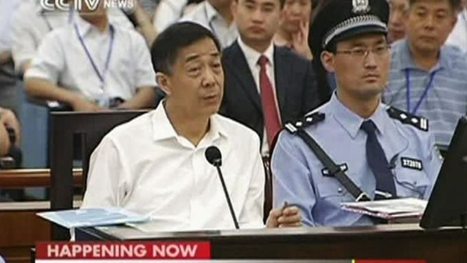  Po Si-laj vypovídá u soudu v čínském Ťi-nanu.