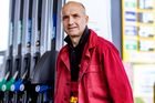 Zásoby bych si nedělal, benzin zlevní, říká šéf sítě Tank ONO. Vláda ale moc nepomáhá