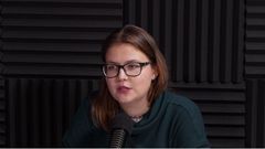 Redaktorka Dominika Perlínová ve výstřižku podcastu Americký sen