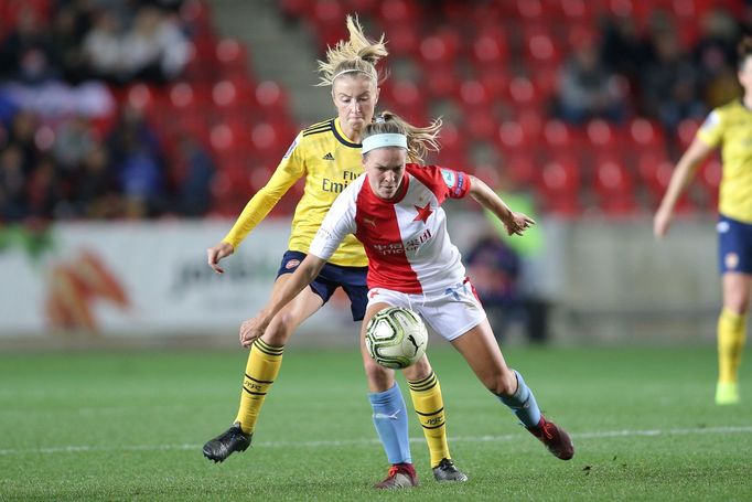 Liga mistryň, Slavia - Arsenal: Aneta Dědinová